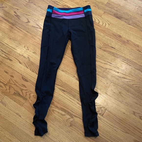 Lululemon Black Leggings with Pockets - Picture 1 of 3